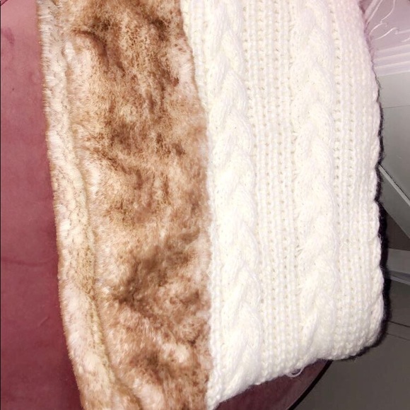 Scarf - Picture 2 of 3